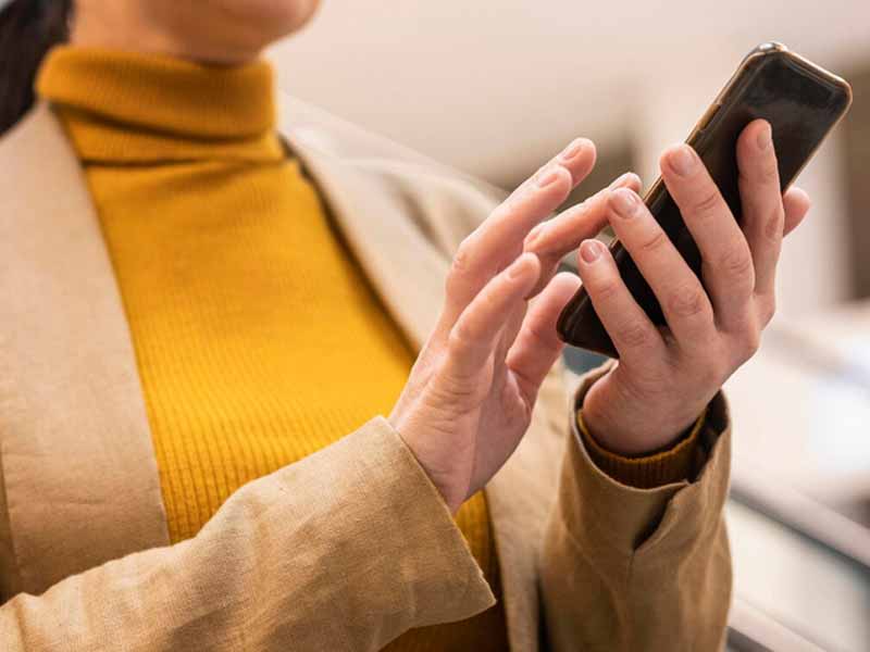 <?php echo esc_attr( get_the_title() ) ?>