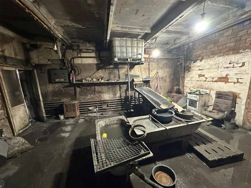 <?php echo esc_attr( get_the_title() ) ?>