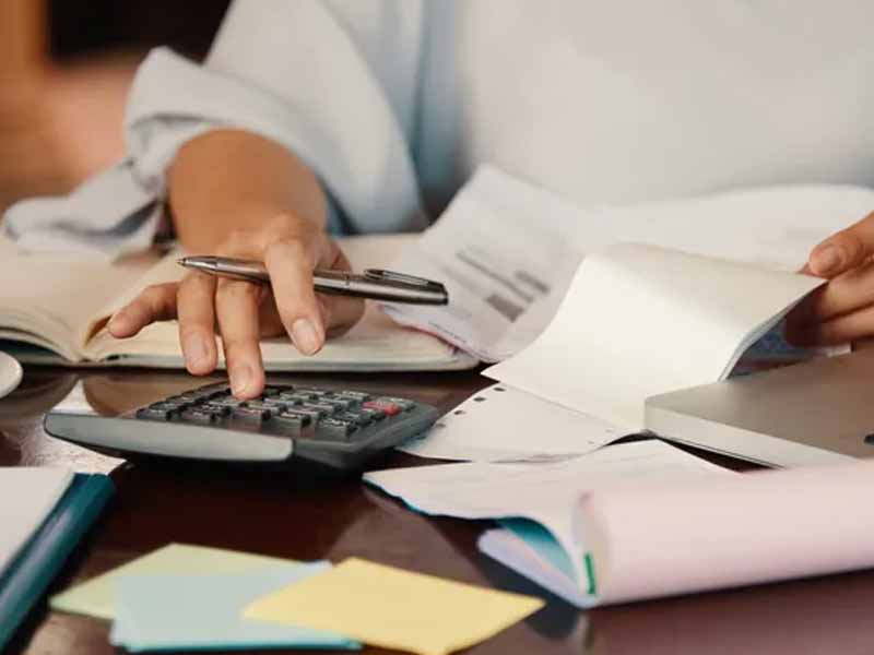 <?php echo esc_attr( get_the_title() ) ?>