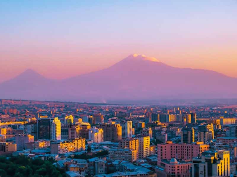 <?php echo esc_attr( get_the_title() ) ?>