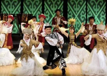 Тысяча мужчин и рекордсмен Гиннеса исполнят қара жорға на Наурыз в Кокшетау