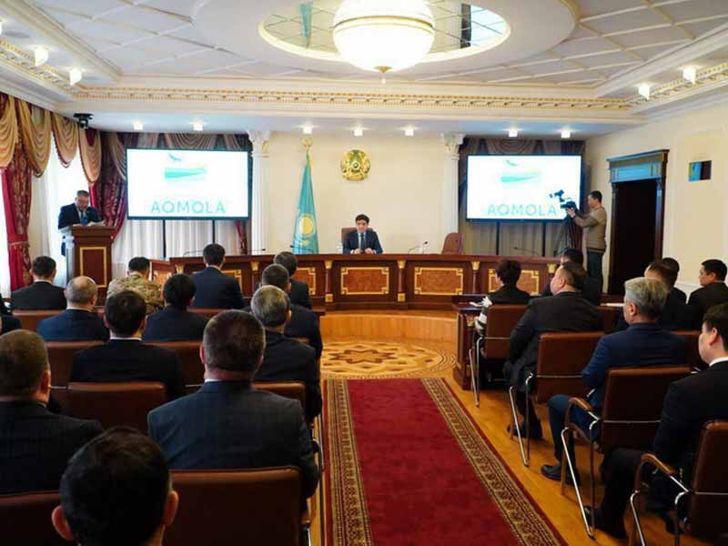 <?php echo esc_attr( get_the_title() ) ?>