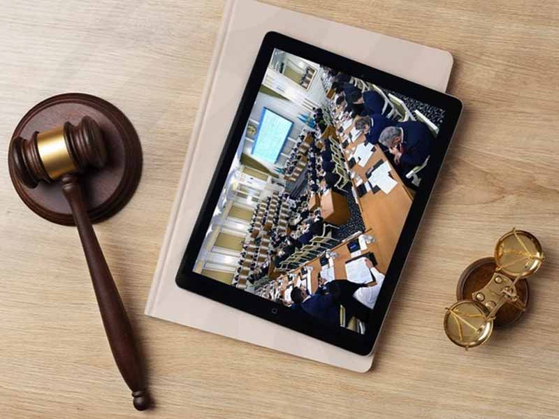 <?php echo esc_attr( get_the_title() ) ?>