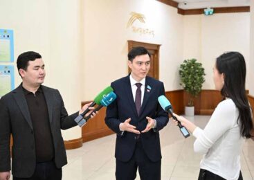 Парламентская фракция Народной партии Казахстана провела расширенное заседание на тему: «Новая Конституция: новый облик настоящего и будущего Казахстана»