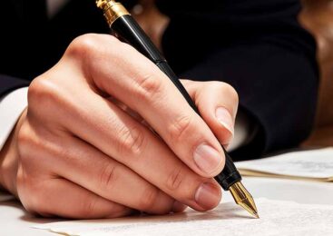 Нотариусов хотят обязать передавать информацию о наследстве и сделках налоговикам