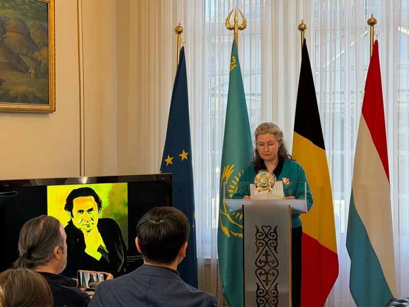 Произведения Мукагали Макатаева прозвучали на французском и нидерландском языках (видео)