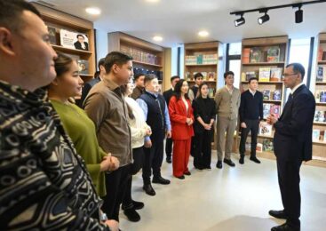 Маулен Ашимбаев: Референдум по Конституции – это важный шаг к демократизации политической системы