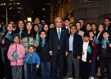 Глава государства встретился в Вашингтоне с соотечественниками