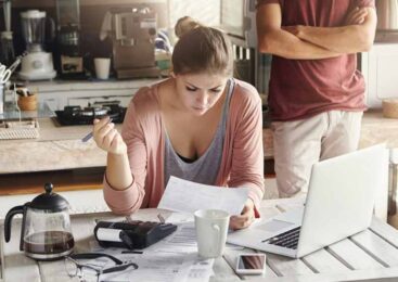 Чего ждать от повышения тарифов на комуслуги и ГСМ