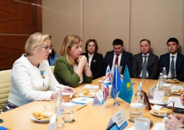 Аким области Марат Ахметжанов встретился с послами Евросоюза и Великобритании