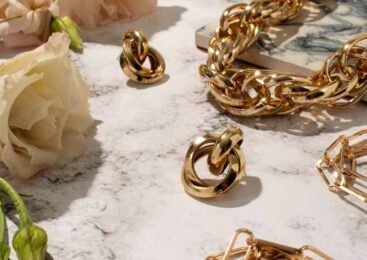 Драгоценный импорт: в Казахстан завезли более 100 тонн украшений