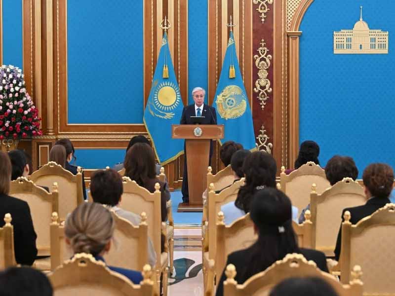 <?php echo esc_attr( get_the_title() ) ?>