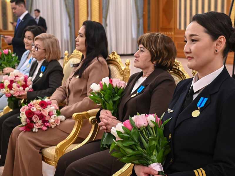 <?php echo esc_attr( get_the_title() ) ?>