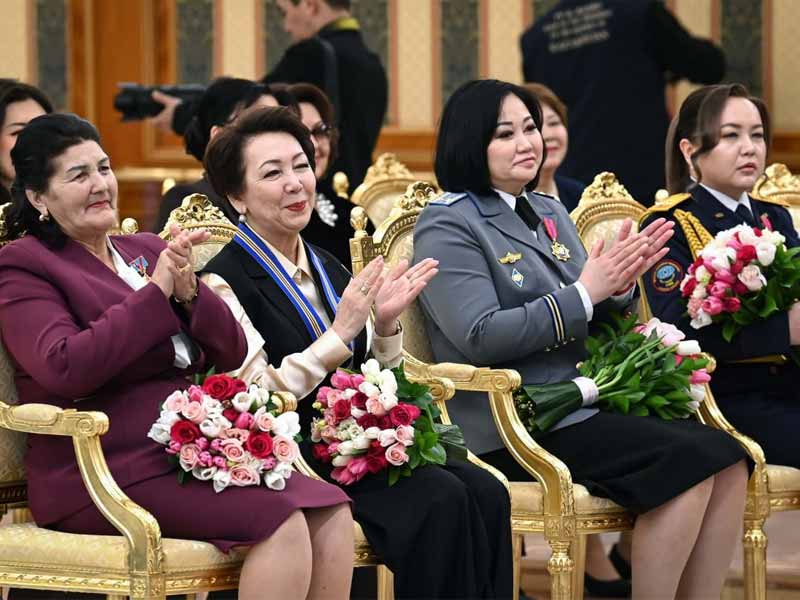 <?php echo esc_attr( get_the_title() ) ?>