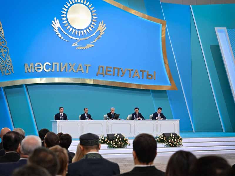 Қасым-Жомарт Тоқаев:  Мәслихаттардың өкілеттігін одан әрі кеңейтіп, нақтылай түсу қажет