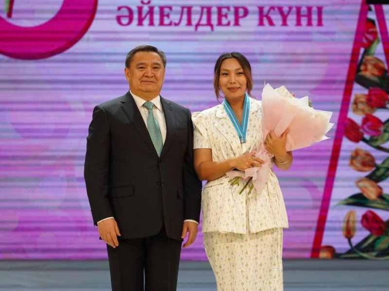 <?php echo esc_attr( get_the_title() ) ?>