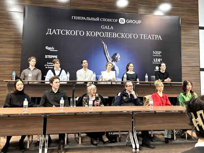 <?php echo esc_attr( get_the_title() ) ?>