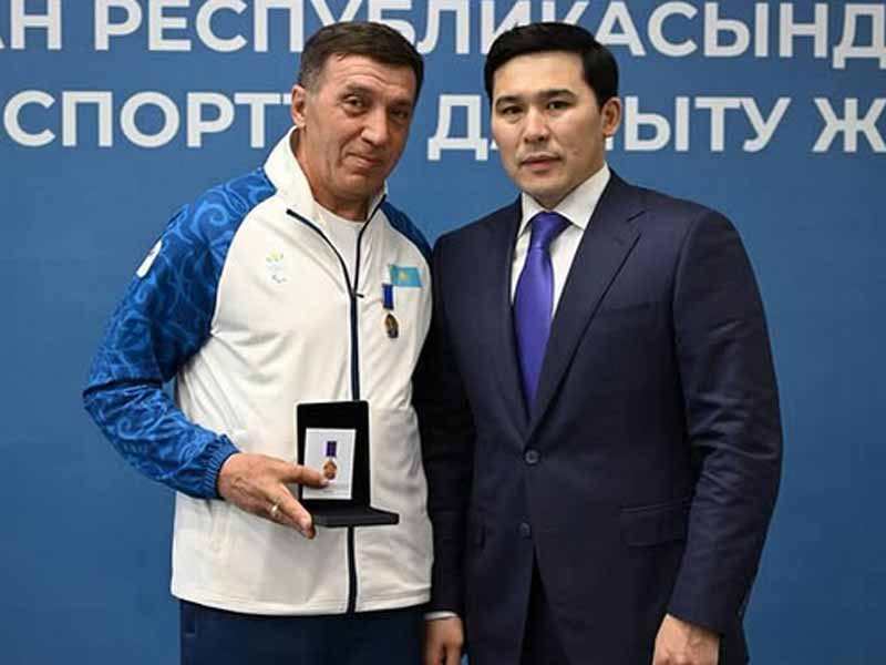 <?php echo esc_attr( get_the_title() ) ?>