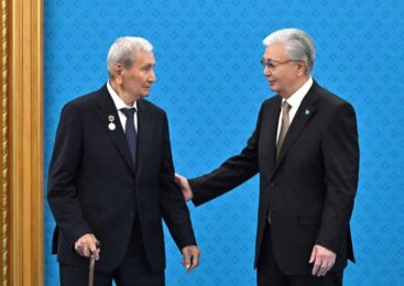 Токаев наградил казахстанских ученых