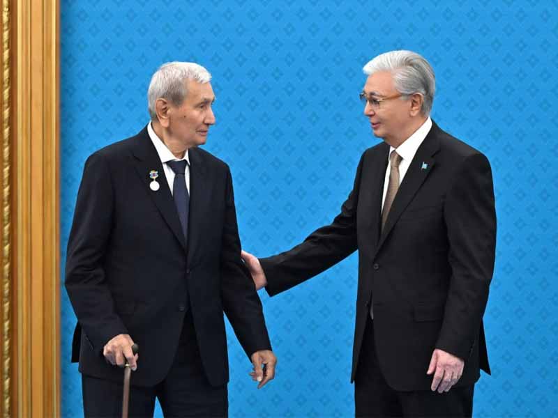 Токаев наградил казахстанских ученых