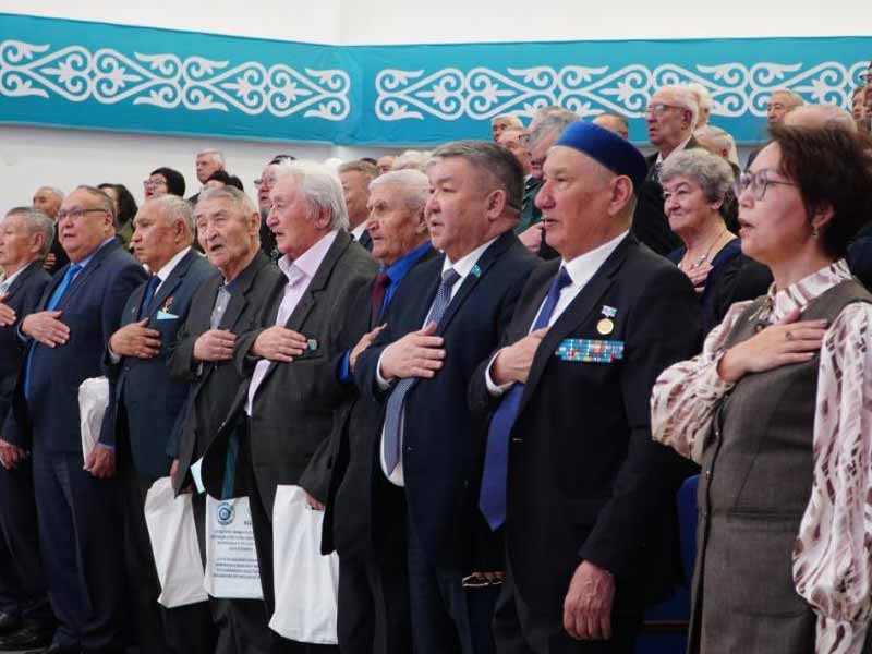 <?php echo esc_attr( get_the_title() ) ?>