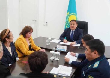 Аким Акмолинской области провел прием граждан в городе Косшы