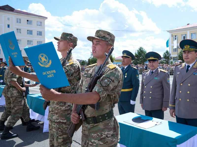 750 гвардейцев принесли военную присягу в Астане