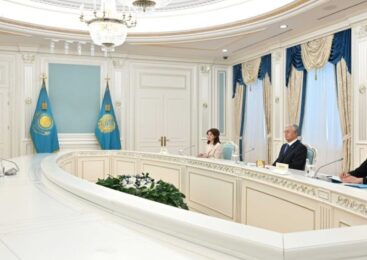 Касым-Жомарт Токаев: Число волонтеров в Казахстане приблизилось к 300 тысячам