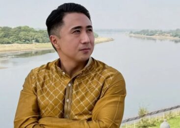 Скандального блогера Кайсара Камзу вернули в Казахстан в наручниках