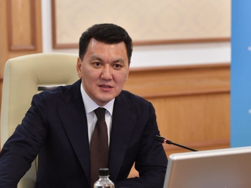 Ерлан Карин указал на недостатки в установке памятников в регионах