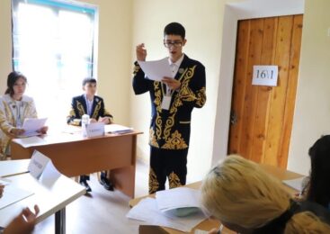 «Лучший оратор Республики Казахстан» — школьница из Атбасара покорила республиканскую дебатную арену