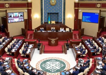 Депутаты Курултая одобрили трехлетний бюджет Казахстана
