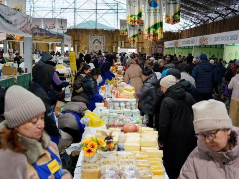 Фермеры трех областей привезли на ярмарку в Астану более 1 600 тонн продуктов